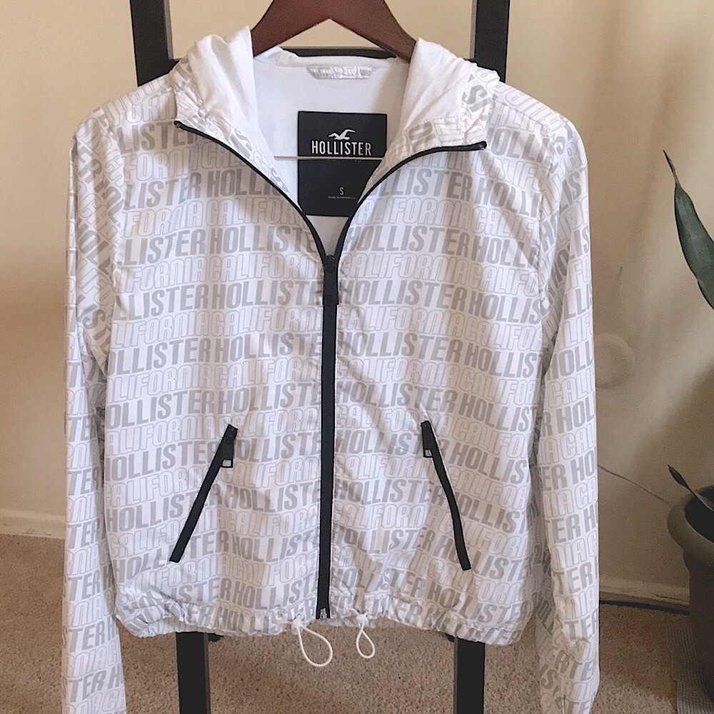 Hollister wind jacket